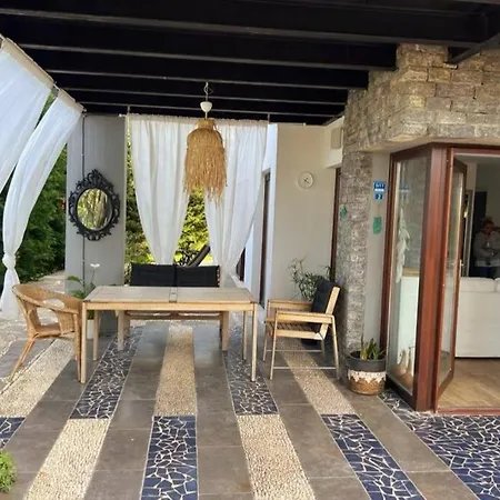 Tuerkbuekue Menegic Evi Apartment *